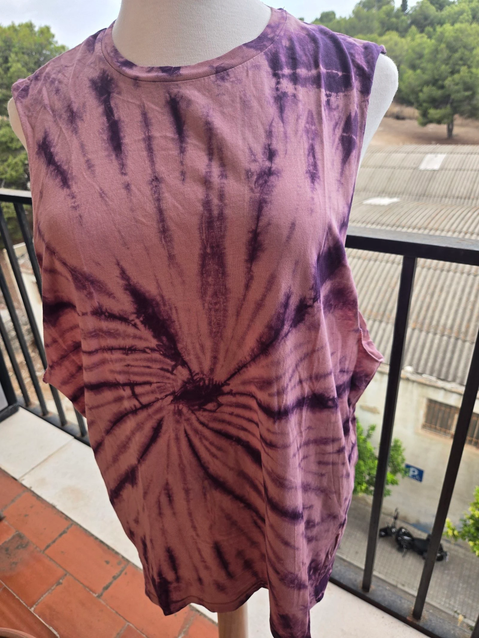 Camiseta tie dye morada